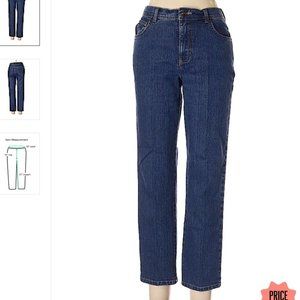 GLORIA VANDERBILT JEANS SIZE 10 PREOWNED LOOKING GREAT!